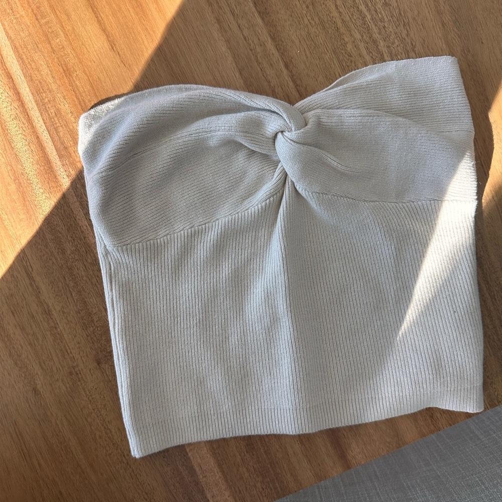 Size small tan top